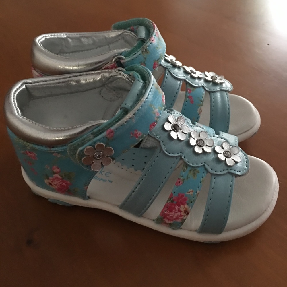 Girls sandals